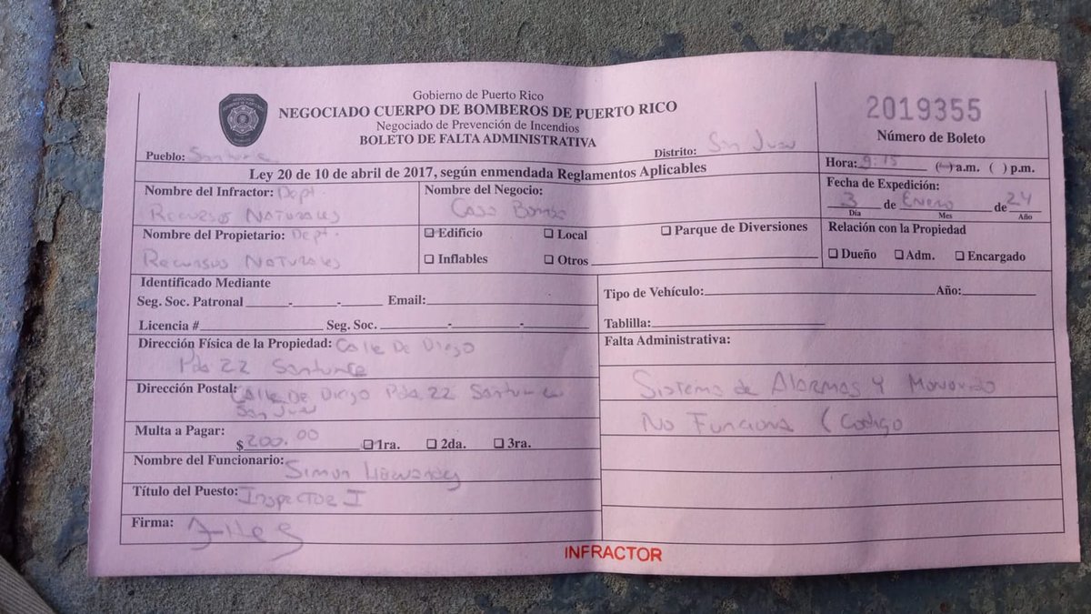tirzha's tweet image. COMUNICADO DE PRENSA 
COMUNIDAD DEL CONDADO  
ASUNTOS: FALTA DE MANTENIMIENTO A LA CASA DE BOMBAS QUE MANEJA EL CONDADO.  DESCARGA DE DIESEL Y ACEITE EN LA PLAYA DEL CONDADO EN LA NOCHE DEL DIA 4  ENERO. CRIMEN AMBIENTAL. 
La Casa de Bombas de la Parada 22 en el Condado 
#1THREAD