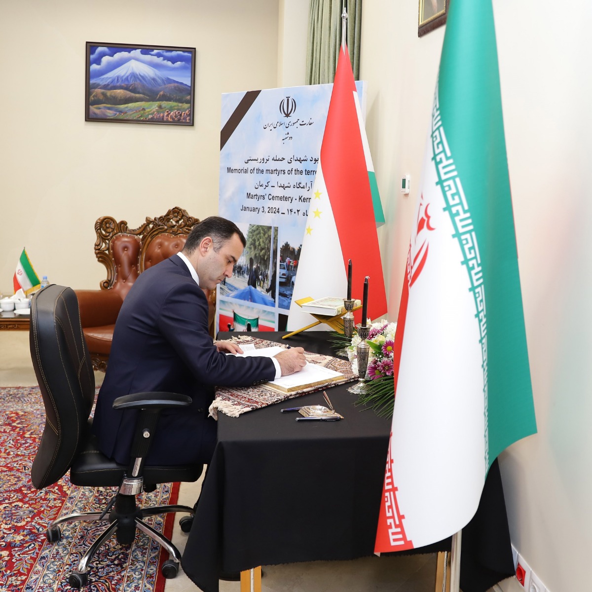 MOFA_Tajikistan's tweet image. #Expressing condolences at the Iranian Embassy 🇮🇷 @IRIMFA_EN
mfa.tj/en/main/view/1…
