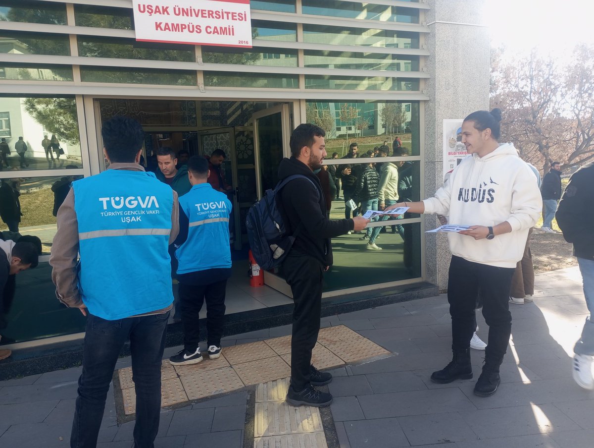 tugva_usak's tweet photo. Haftalık mutat faaliyetlerimiz kapsamında Cuma Bültenimizi Kampüs Camisinde dağıttık.

"Allah yolunda öldürülenlere "ölüler" demeyin. Bilakis onlar diridirler, lâkin siz anlayamazsınız. (Bakara-154)"

#KampüslerBizeEmanet https://t.co/LwcxqxqoYk