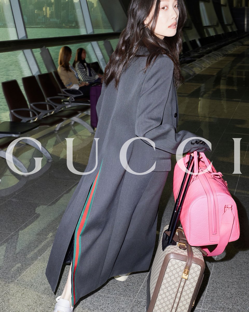 gucci's tweet photo. Comings and goings.  

Classic travel silhouettes take on bold palettes in a new campaign starring Global Brand Ambassador #NiNi.  

#GucciValigeria https://t.co/yOpjn3DflE