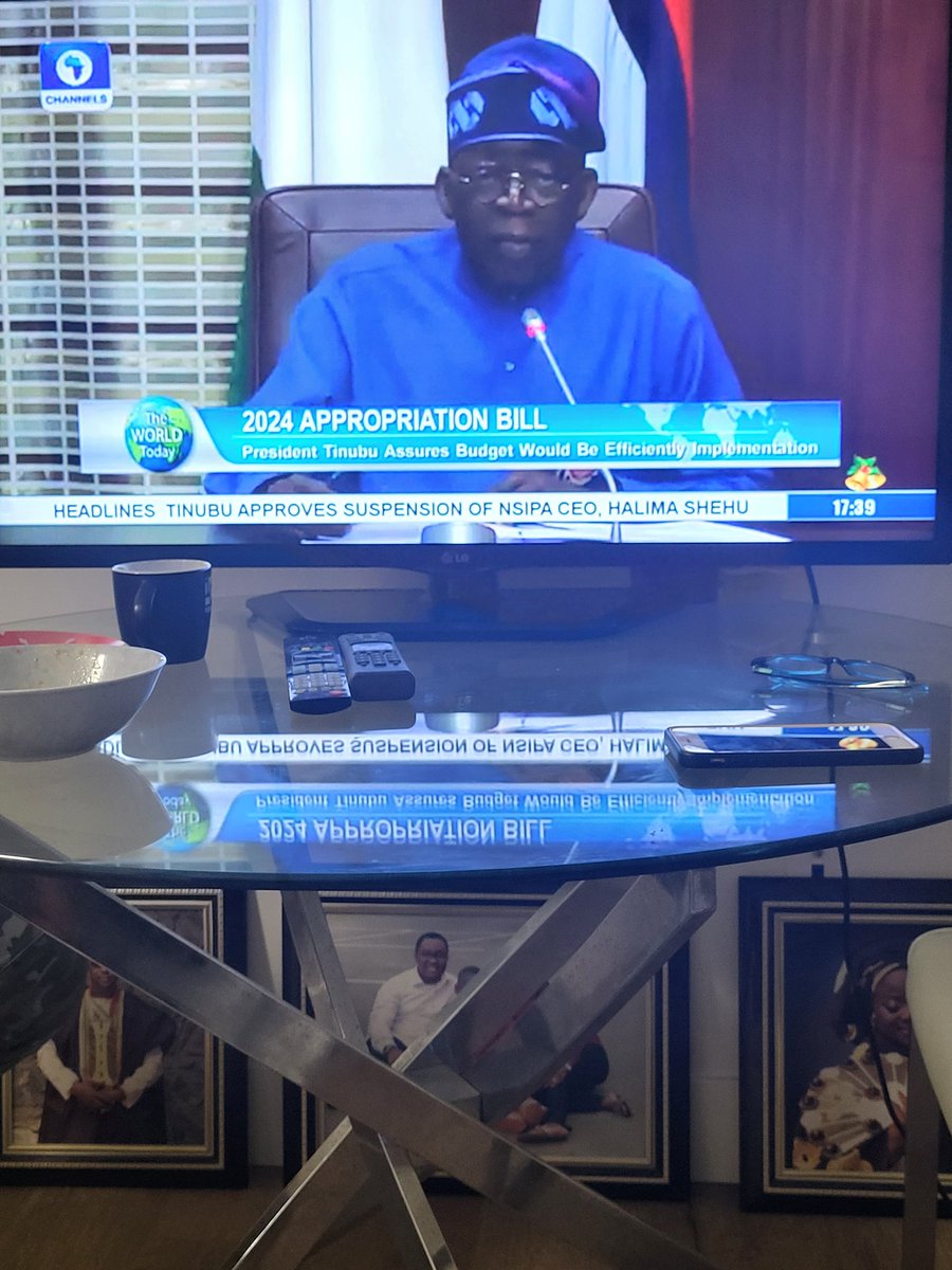 fmlykdat's tweet photo. @channelstv What is wrong with @channelstv and serial broadcasting blunders in recent times. I'm speechless!
Firstly it was: "President Tinubu Assures Budget Would Be Efficiently Implementation" 

Then the next day: "AKWANGA CHAIR REGAINS GFREEDOM" 

From an angry "super-fan" in diaspora!!! https://t.co/BIMc7w6DLO