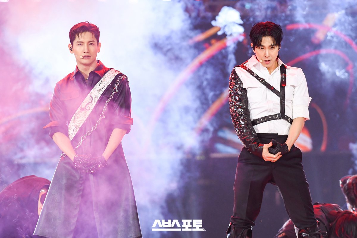 SBSNOW_PHOTO's tweet photo. [SBS 현장포토]
2023 SBS 가요대전

#SBS #가요대전
#동방신기 #TVXQ!
#스브스포토 https://t.co/LEEWDSxnuh