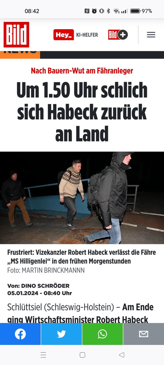 GerlingAugust's tweet photo. Was für ein widerliches #rechtes #Hetzblatt die #haltdiefressebild doch ist. #Habeck schlich nicht an Land wie ein Dieb, ihr #Schmierfinken. Und der #Bauenmob ist nicht einfach nur #Demonstranten. Das sind - wie ihr es immer schreibt - #Chaoten. #treckerterroristen #dieseldeppen https://t.co/9ro9vNPCCr