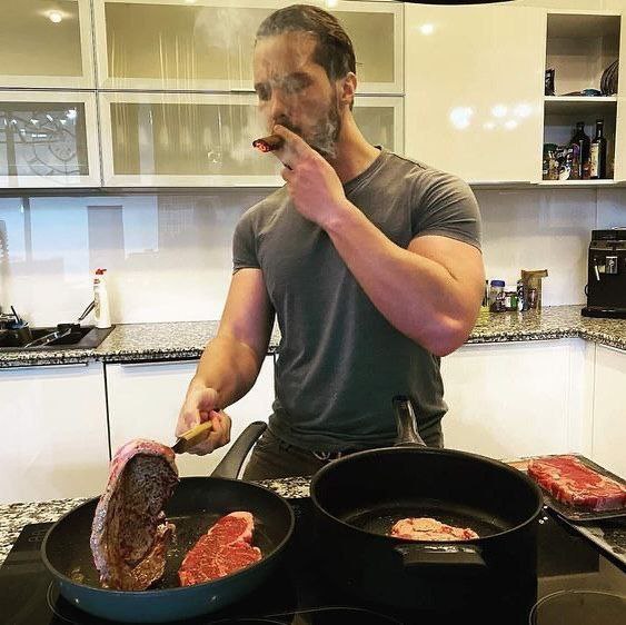 life_masculine's tweet photo. The world's most beautiful and wealthiest chef.
#Cooking #tristintate @TateTheTalisman #chef https://t.co/POnZTTrZcw