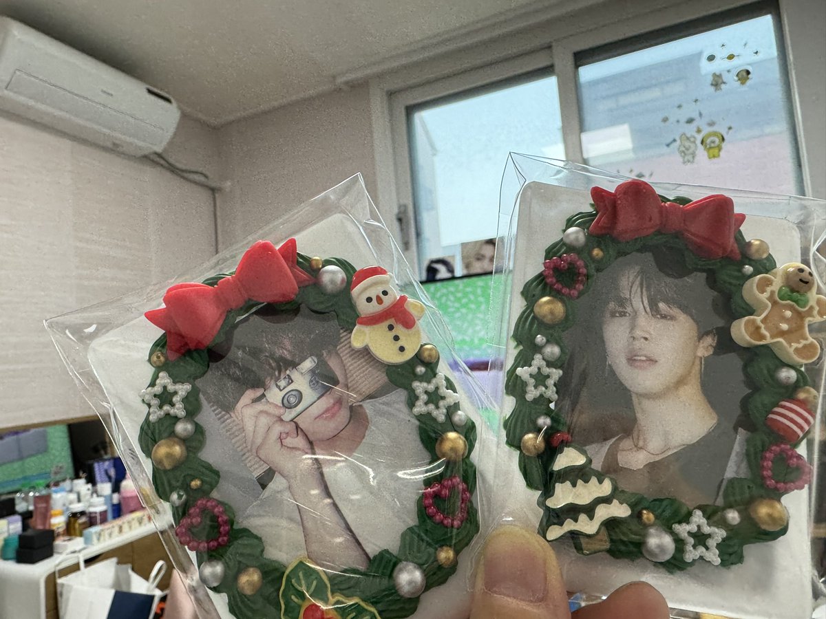 151108KM's tweet photo. 꺄홀… 완전 이뻐요!!!
사진을 이렇게밖에 못 찍는 절 용서하세요… 
💜💛
@_infp13 https://t.co/RA1kaZjQMv