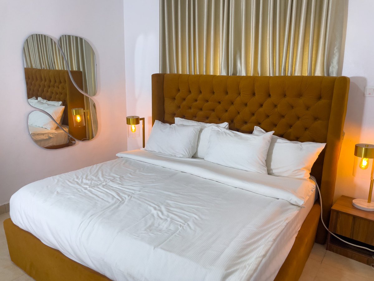 MShortlets's tweet photo. Here’s to a weekend filled with comfort, luxury and happy moments @mitershortlets 

Location: 1-bedroom apartment V/I
Rate: N75,000 a night 

Send a Dm to book a stay https://t.co/Zg0K6eOfQW