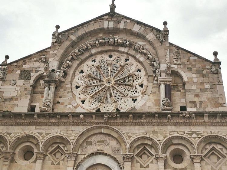 SonoitaliaInfo's tweet photo. #Apulien - Perle der #Daunia: die #Kathedrale von #Troia👉https://t.co/DQqwReL7Nm @WeAreInPuglia @CiaoNico https://t.co/QuIvuHaYP4