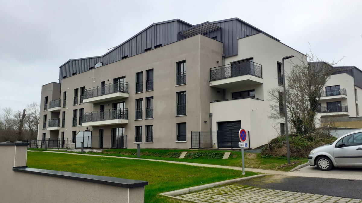 🏢​ Nouvelle livraison :

Nous avons livré la deuxième tranche de notre programme de 50 logements "La Herberdière" à Donville-les-Bains. 
Ces logements constituent une réponse concrète aux besoins de nos concitoyens et contribuent à renforcer le tissu social de la commune.