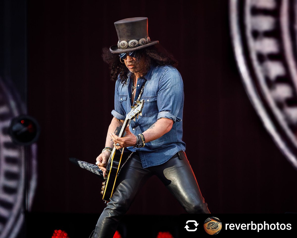 Posted @withregram • @reverbphotos Slash of Guns and Roses performing in London BST Hyde Park, June 2023.
 @gibsonguitar #slash #guitarist #guitarplayer #gunsandroses #gibson #gibsoncustom #gibsonguitar #concert #reverbphotos #concertphotographer