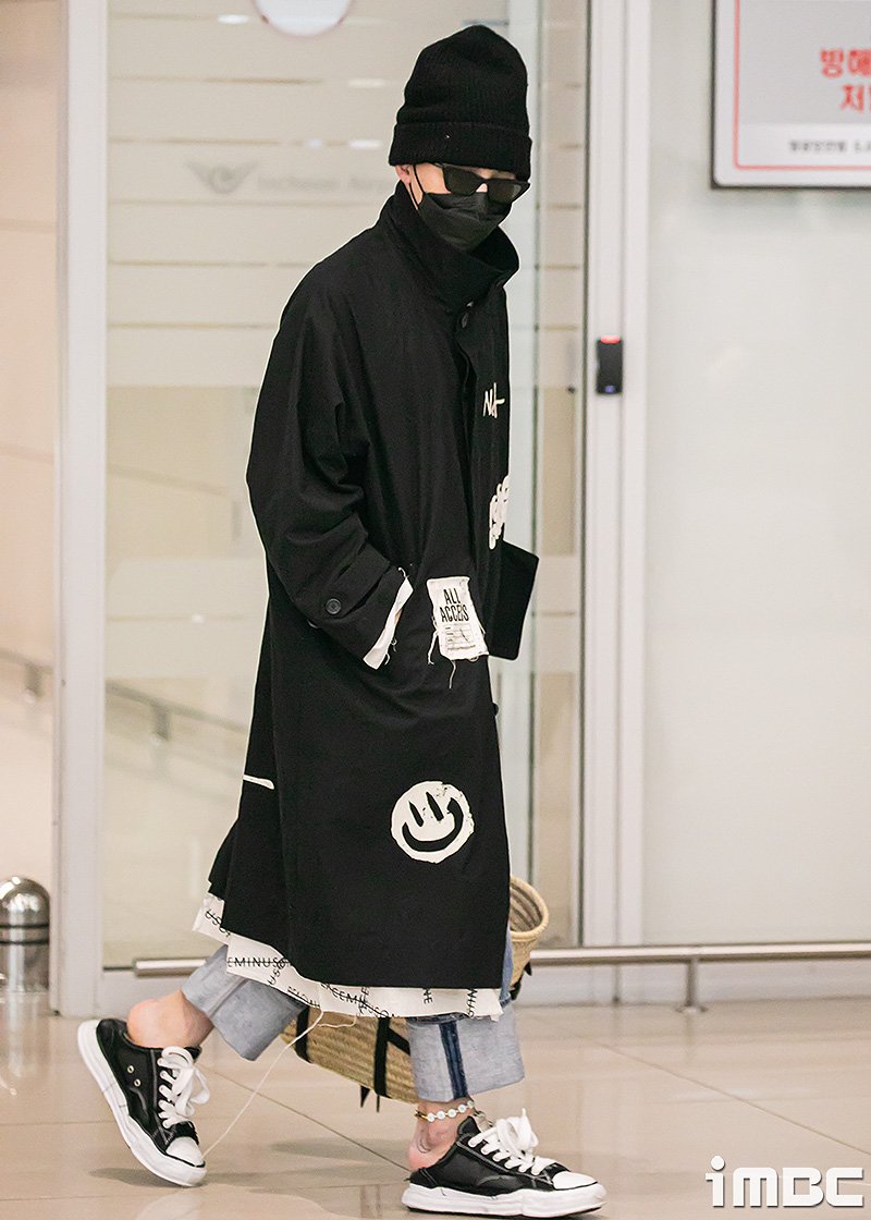 peaceminusone coat コート　G-DRAGON クォン・ジヨン Peaceminusone long coats are unique and so pretty 😍 I want one