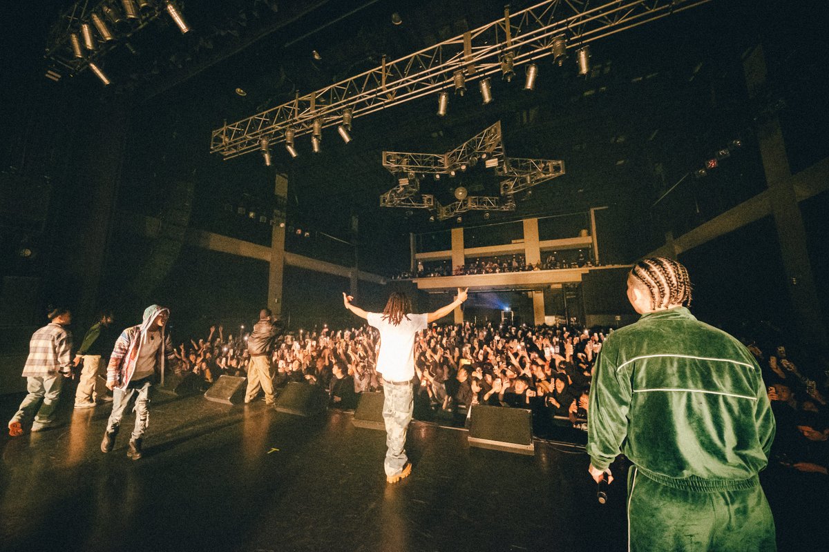 FNMNL (フェノメナル) (@fnmnltv) on Twitter photo 【新着】¥ellow Bucks <a href="/yellowbucks/">¥ellow Bucks</a> が最初で最後のフルメンバーで"Higher Remix"をリリースライブで披露 | ライブの収益全額を能登半島地震からの復興のため寄付 fnmnl.tv/2024/01/05/157… 【新着】¥ellow Bucks <a href="/yellowbucks/">¥ellow Bucks</a> が最初で最後のフルメンバーで"Higher Remix"をリリースライブで披露 | ライブの収益全額を能登半島地震からの復興のため寄付 fnmnl.tv/2024/01/05/157…