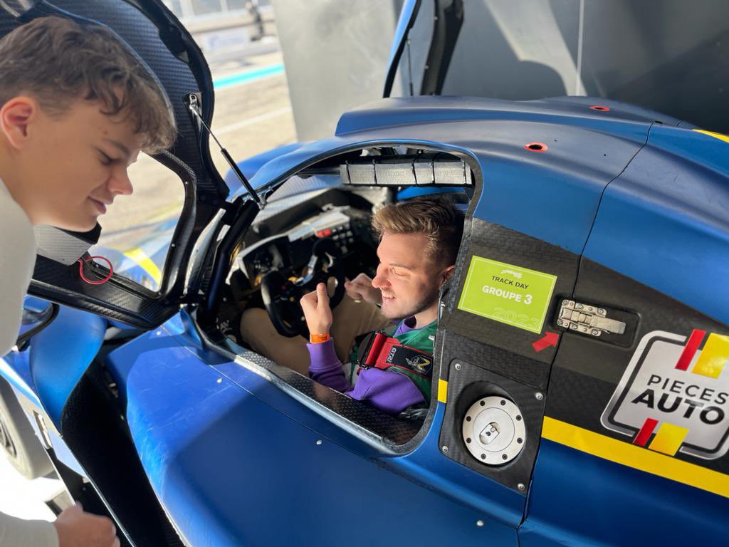 LinasMatulis1's tweet photo. In the end of the 2023, I get an opportunity to sit into a LeMans car. My emotions are visible in the picture🙏🫶
#newopportunities #mediaguy #contentcreator #superlinis https://t.co/zRK3vcla5x