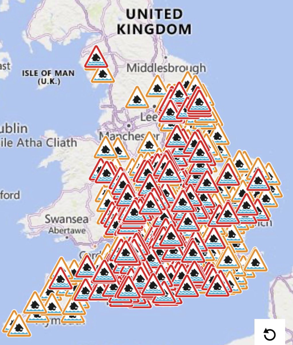 (1) currently 307 #floodwarnings and 334 flood alerts across the UK. River levels are still rising in many places. Check your flood risk check-for-flooding.service.gov.uk/alerts-and-war…. At risk? See thread below 👇