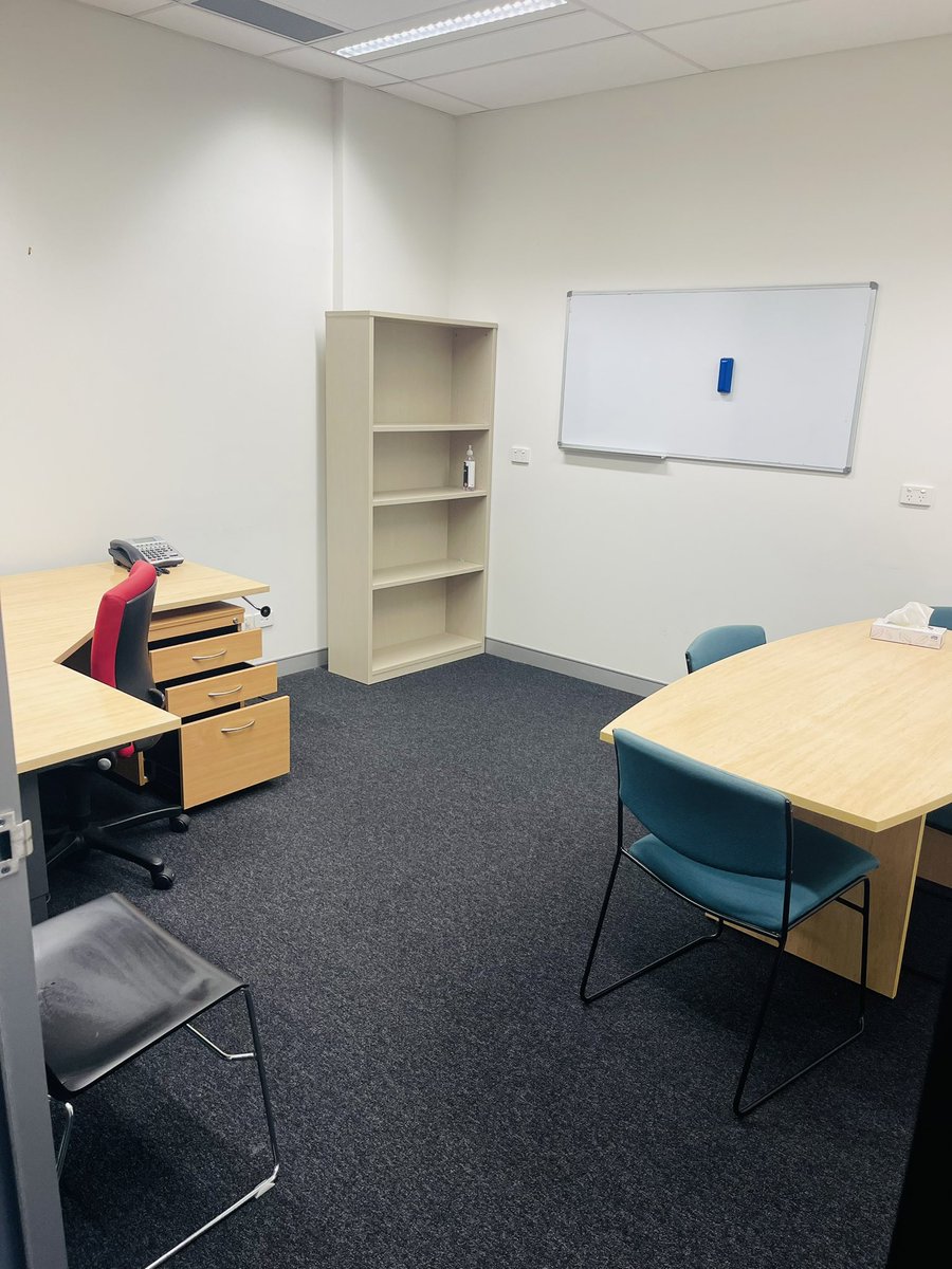 After 3 years as Associate Dean, am moving to my new location and to a research focussed Prof position. 🥳Excited! Office clean and ready for you @FionaDyer