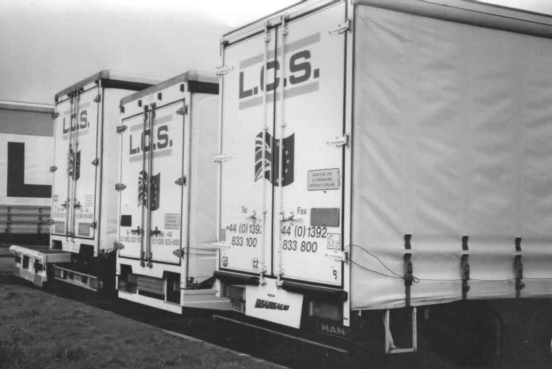 LCSTransportLtd's tweet photo. The first throwback Friday of 2024👀👇

Who can guess what year this photo is from?

#courier #transport #expresstransport https://t.co/4mzxo2WVC7