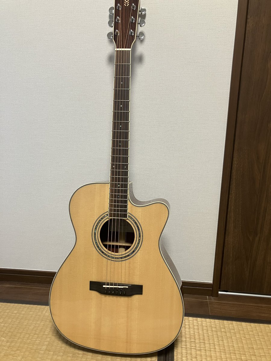 siuosama's tweet photo. 今年は以前からやりたかったギターを始めることにした！そして
なんと
スクールの入会特典でギターをプレゼント🎁してもらった！
カッコいい！
楽しみすぎる！

#EYS音楽教室
#楽器無料プレゼント

友達紹介コード　212436
https://t.co/tYC3rCLA3w https://t.co/J7XtLp9fvG
