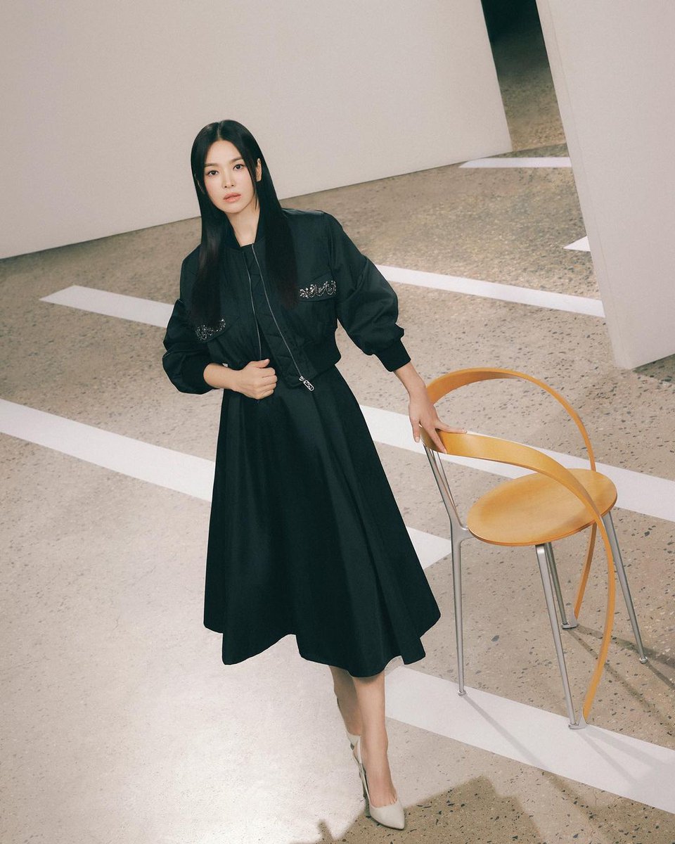 _farah87's tweet image. #SongHyeKyo x #MichaaChannel

© kyo1122