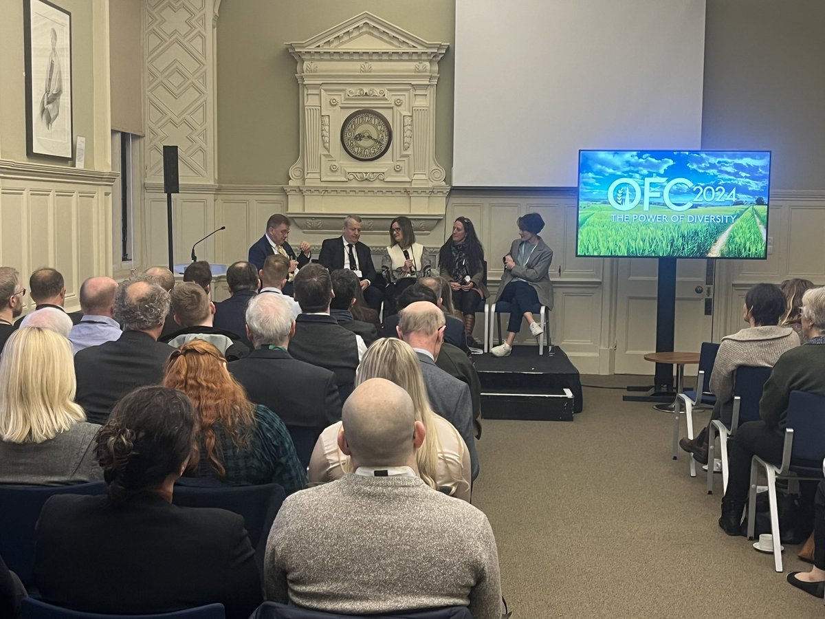 Another busy partner session hosted by <a href="/TheAHDB/">AHDB</a> ‘Farmer a Greener Future - The diverse role of livestock’ 🐮🐑🐷

#OFC24