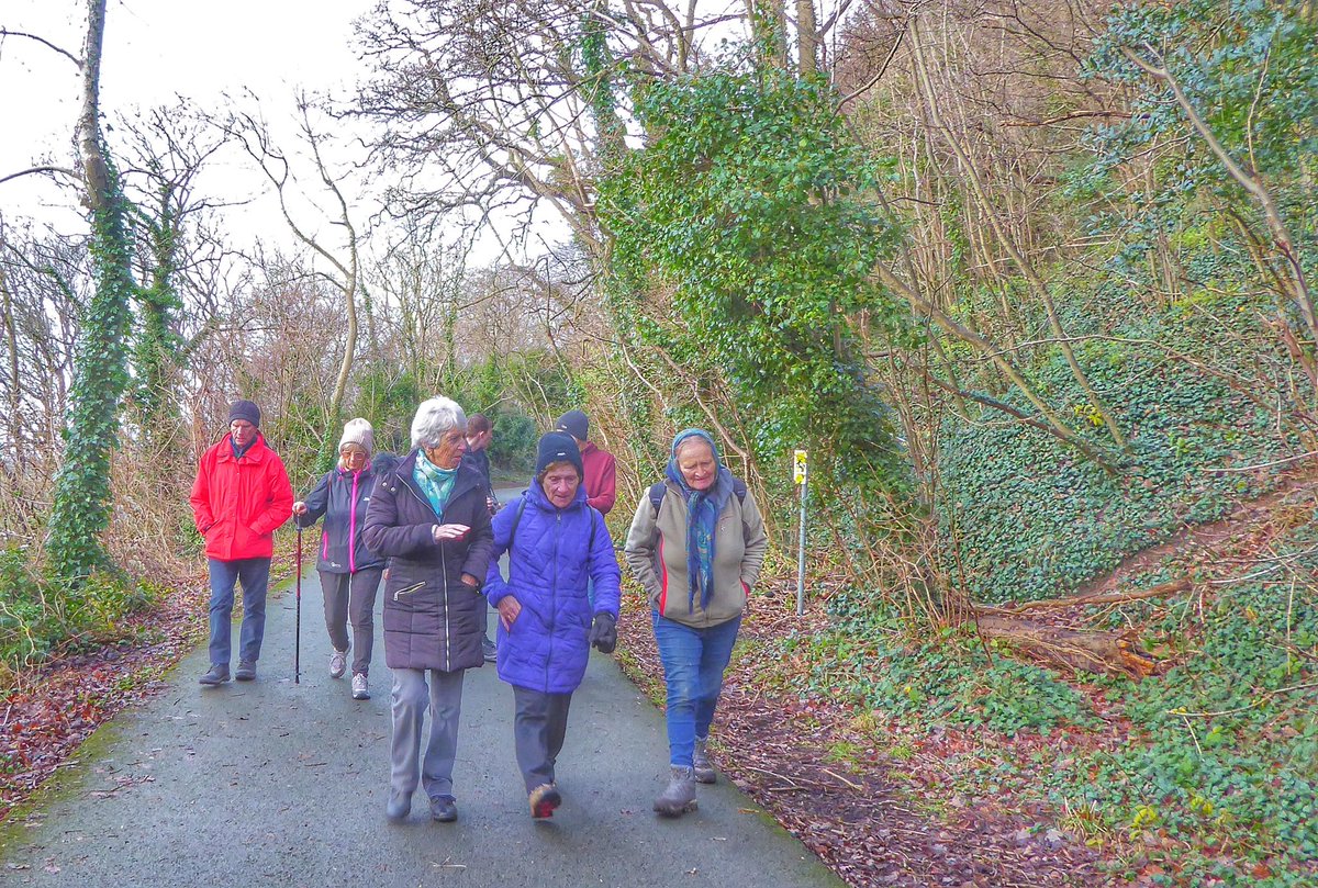 Much looked forward 1st dry day out 🙂 @YNWAvolunteers @DiscoverCymru @welshadventure @itsyourwales @northwaleslive @ramblersGB @ramblerscymru @PackForWales @Gogled1Ramblers @Coastal_Path @walkyourway @KelseyRedmore @rjournal @ChrisPage90 @S4Ctywydd @Ruth_ITV @smiler333