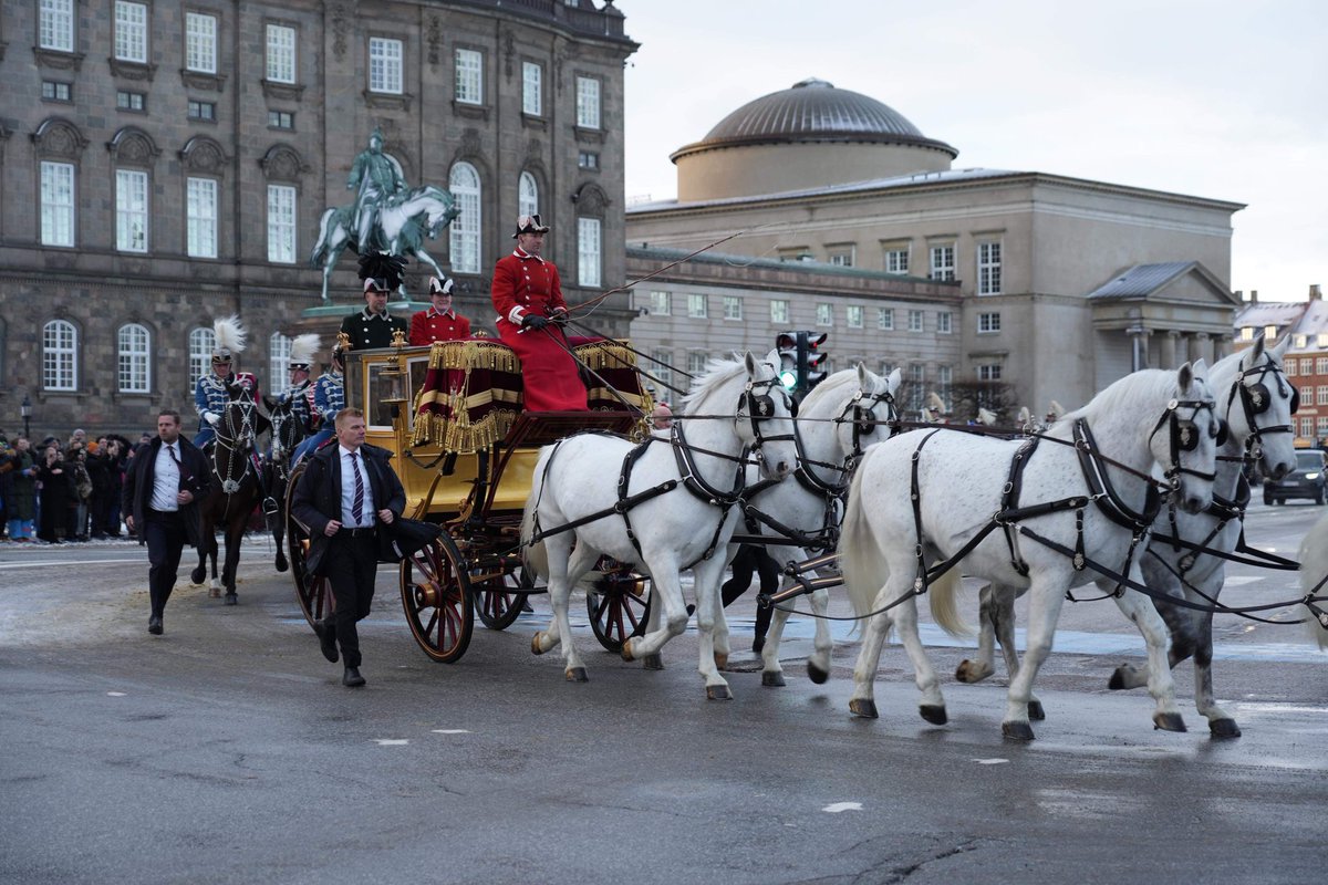 Yesterday, Queen Margrethe II took her last ride as monarch. In her New Year’s Address, Her Majesty announced that she will step down on 14/1. She hands over the throne to HRH Crown Prince Frederik and ends her 52-year reign as the longest-serving monarch in Danish history 🇩🇰