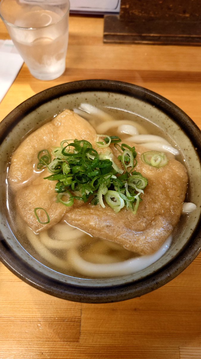 revognese's tweet photo. と〜〜っても美味しいきつねうどんでした🥰

堺うどん ちはや
大阪府堺市堺区北瓦町1-4-13 テイサンビル南1Ｆ
https://t.co/6xKkacWxhA https://t.co/afvGTwTiJe