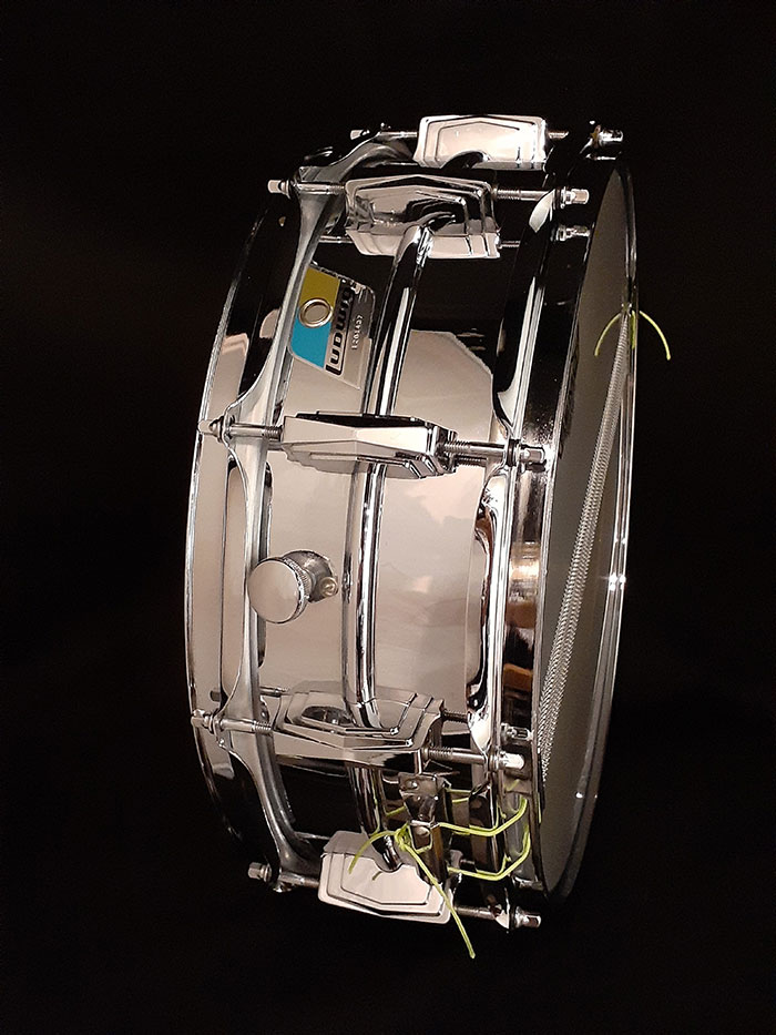 DRUM_CENTER's tweet photo. 美しい76年製のLUDWIG Supraphonic L-400が入荷しました🥁
スナッピーやテンションボルトまでオリジナルでかなり美品です✨
　　↓
https://t.co/Yuv0ssFzVC

#vintageludwig
#L400 https://t.co/ucZUFsP3Ob