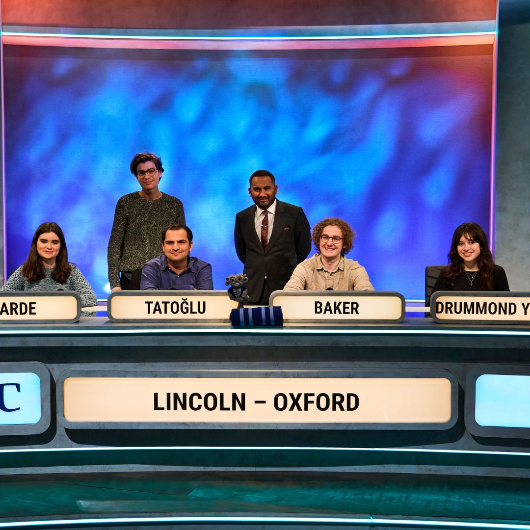 LincolnAlumni's tweet photo. Get your popcorn ready to watch Lincoln battle @imperialcollege in the 2nd round of University Challenge on @BBCTwo on Monday 8 Jan at 8:30pm! Good luck team!

@LincolnMCR @LincJCR #UniversityChallenge #brainybattle https://t.co/7iz1fEFc1q