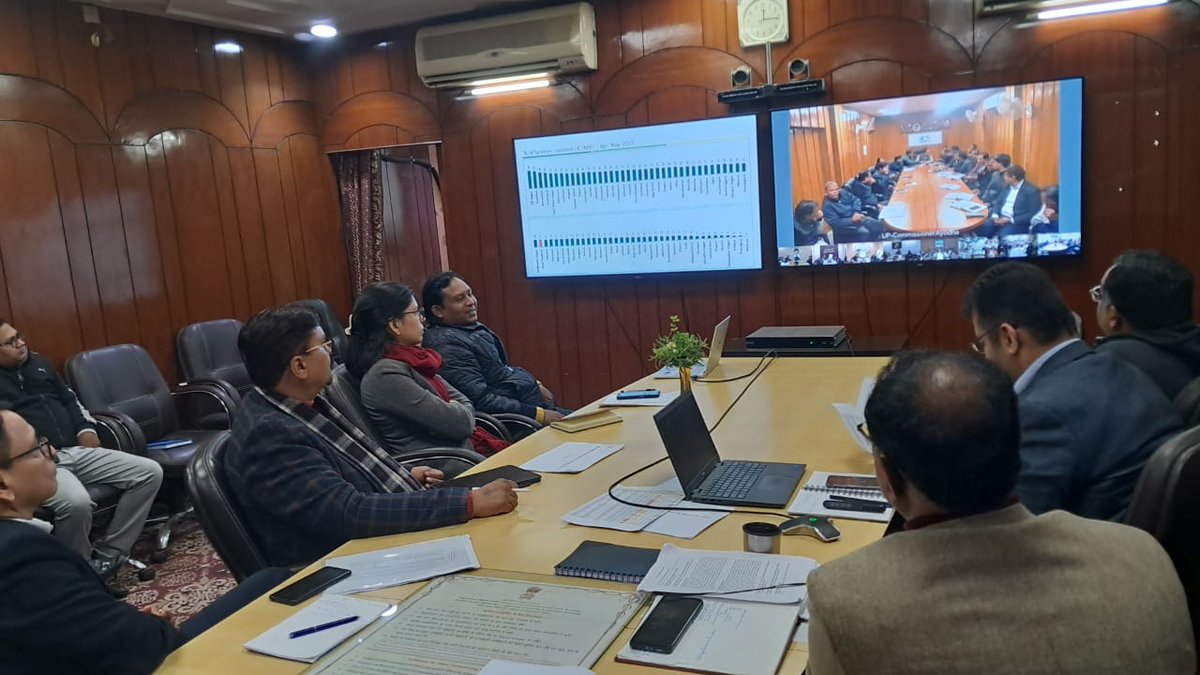Participated in the Video Conference chaired by DGFW with DIOs and selected poor performing MoIcs to review progress of #HMIS #RoutineImmunization from Yojana Bhawan @nhm_up @Sen2Partha