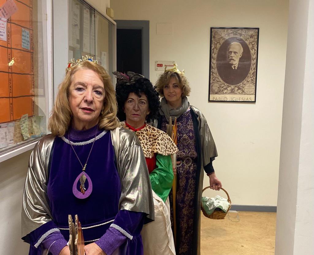 PSMostoles's tweet photo. Hemos representado las tres reinas Magas, una obra de teatro, que hace un llamamiento a la igualdad, la paz y la inclusión.

Agradecer al actor Pedro García Marzo su asistencia y haber compartido este rato con nosotras y nosotros. https://t.co/RNiEao6vDT