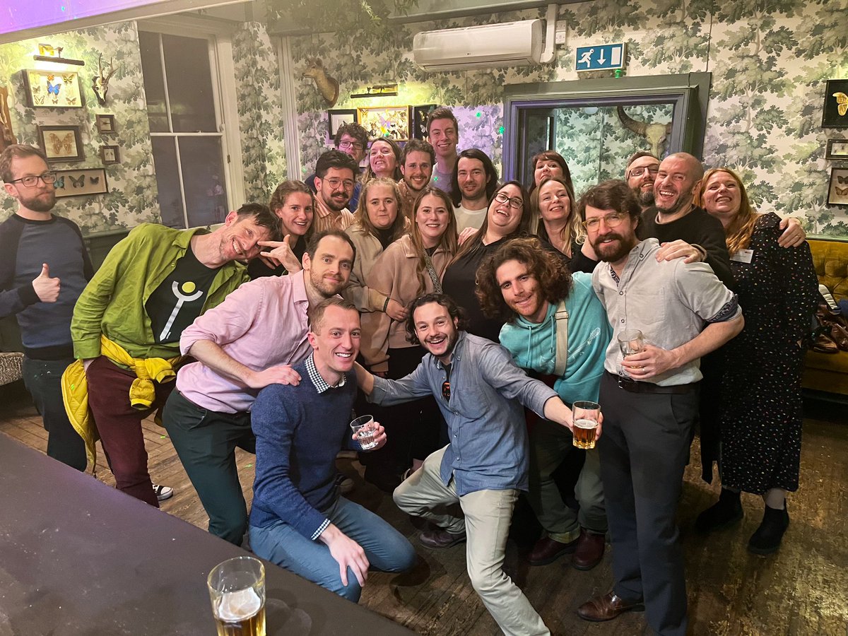 Cracking end to the evening last night after the @vmsg2024 conference banquet! What’s the collective noun for volcanologists? 🌋🥳