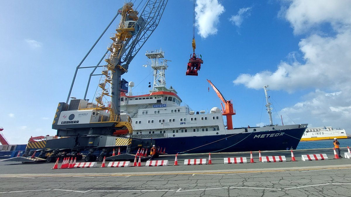 BialikOr's tweet image. R/V Meteor, here we are! Lets get ready to go #OutToSea #M197
