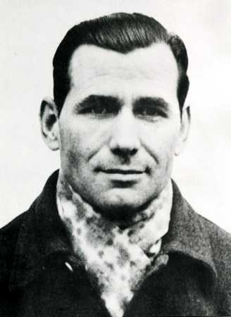 Stefan_Kalmring's tweet photo. Heute jährt sich die #Ermordung von Francesc #Sabaté Llopart, genannt #ElQuico (30.3.1915-5.1.1960). El Quico war ein #spanischer #Anarchist, der als #Guerillo gegen die #Dikatur #Francos legendär wurde und als eine Art Robin Hood des #Widerstands galt. #Antifaschismus #Jahrestag https://t.co/o2B4U3s7Wr