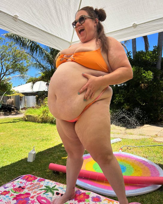 I have a belly and I&rsquo;m not afraid to use it 💋❤️🇦🇺 https://t.co/VdjAtOAN6N