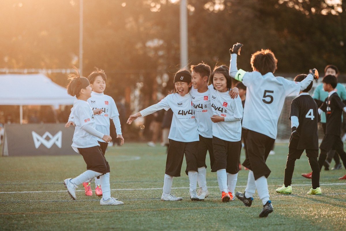 4v4official's tweet photo. ＼4v4フォトギャラリー📷／

選手たちの喜びが爆発している
シーンをピックアップ🔥

大人顔負けの感情表現で
喜びを全身で表しています❤️‍🔥

スポーツブルプレミアムで見逃し動画を公開中🎥
https://t.co/DlkIBZ5rEf

#挑戦の先に未来がある
#4v4 #4v4U10 #サッカー #全国大会 #NowDo https://t.co/rAMFcjxi3V