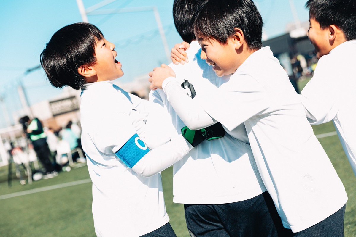 4v4official's tweet photo. ＼4v4フォトギャラリー📷／

選手たちの喜びが爆発している
シーンをピックアップ🔥

大人顔負けの感情表現で
喜びを全身で表しています❤️‍🔥

スポーツブルプレミアムで見逃し動画を公開中🎥
https://t.co/DlkIBZ5rEf

#挑戦の先に未来がある
#4v4 #4v4U10 #サッカー #全国大会 #NowDo https://t.co/rAMFcjxi3V