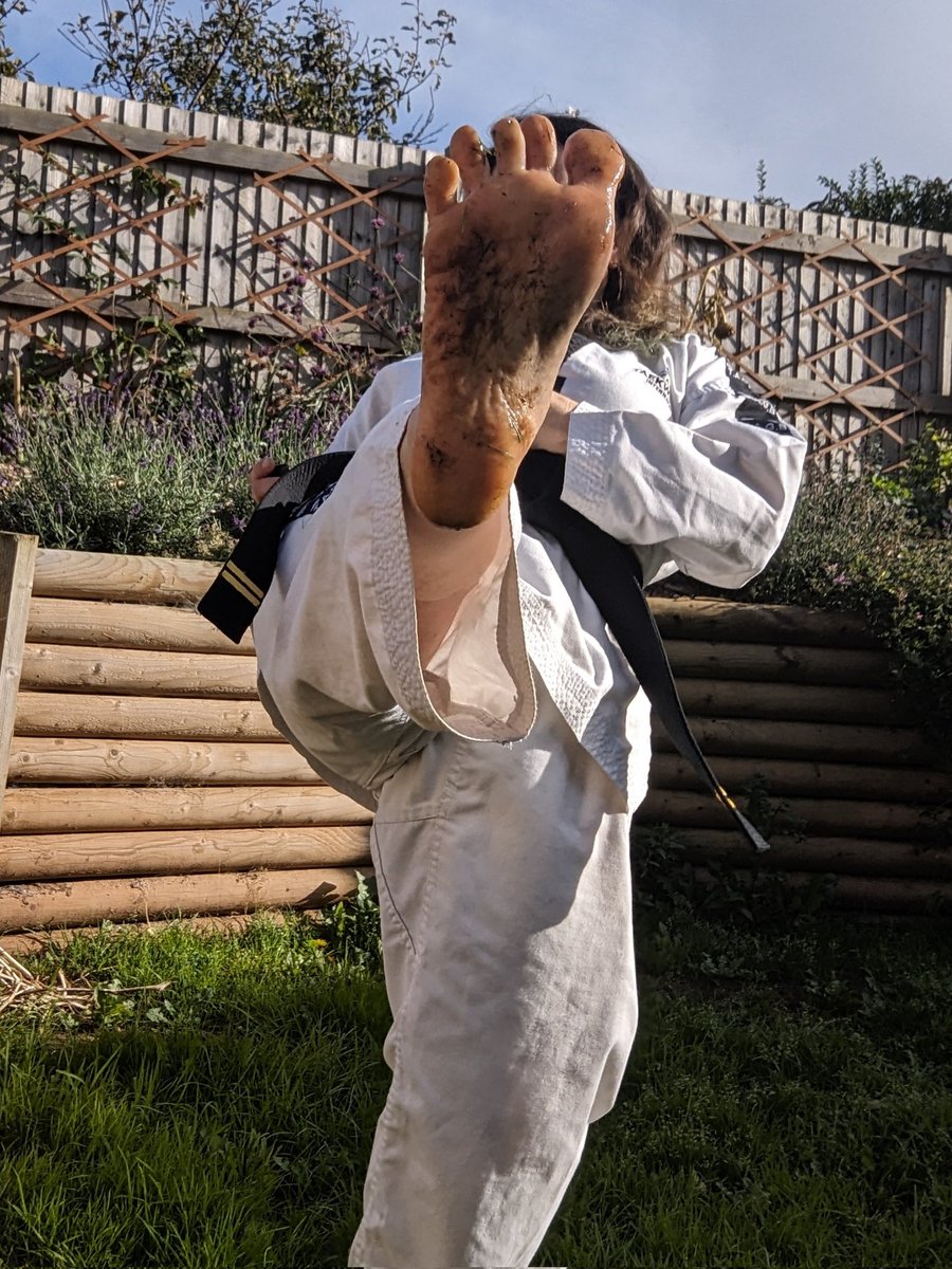 Mamapaws69's tweet photo. Muddy kicks outside!!
#karatefeet #tkdfeet #martialartsfeet #martialarts #martialartsgirls #martialartswoman #feetfinder #feetpic #dirtyfeet #taekwando #kicksonfire #feet #sole #toes #martialartist #blackbelt #sportsmodel #footworshi̇p #footlovers #prettytoes #footfetishfriday https://t.co/FfYTV0bUP3