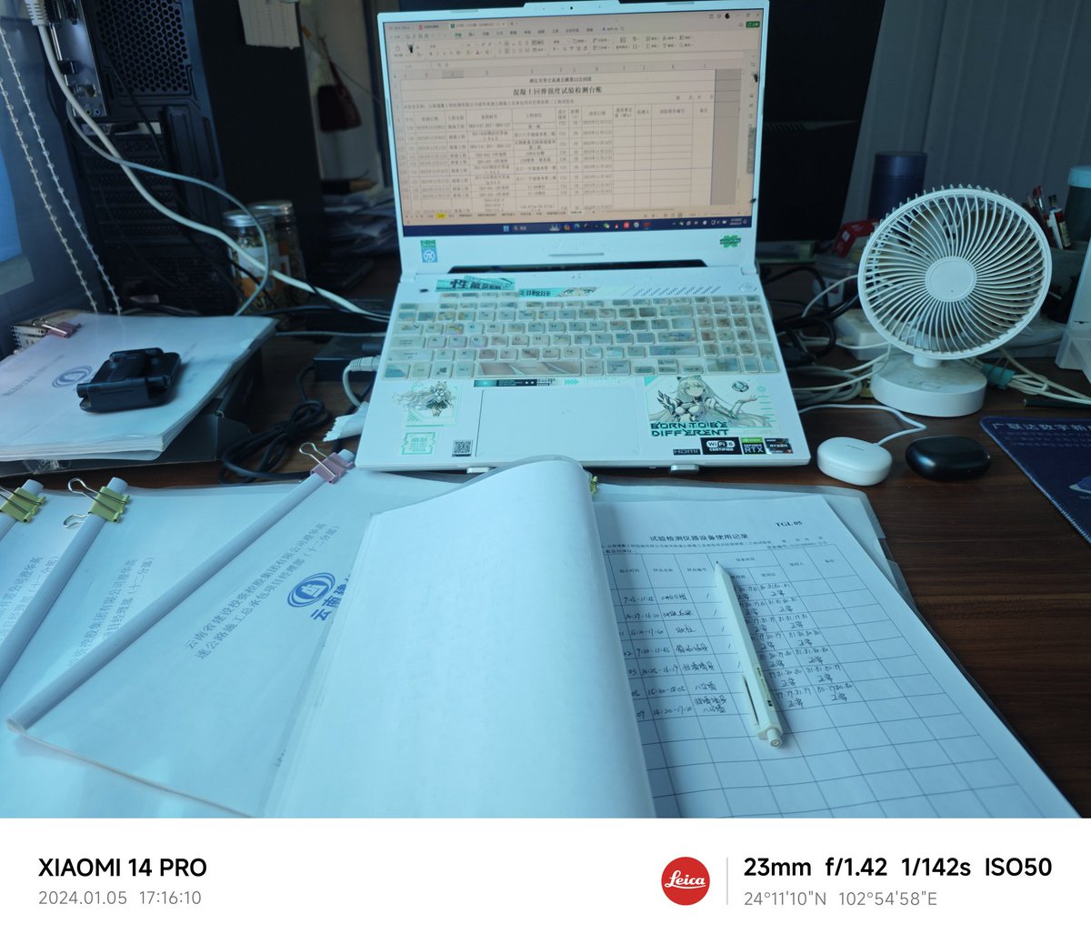 Bluepoint1949's tweet photo. 为什么还不到过年的时候，真的快被工作压的喘不过气了😭 https://t.co/1AsL2TIGeC
