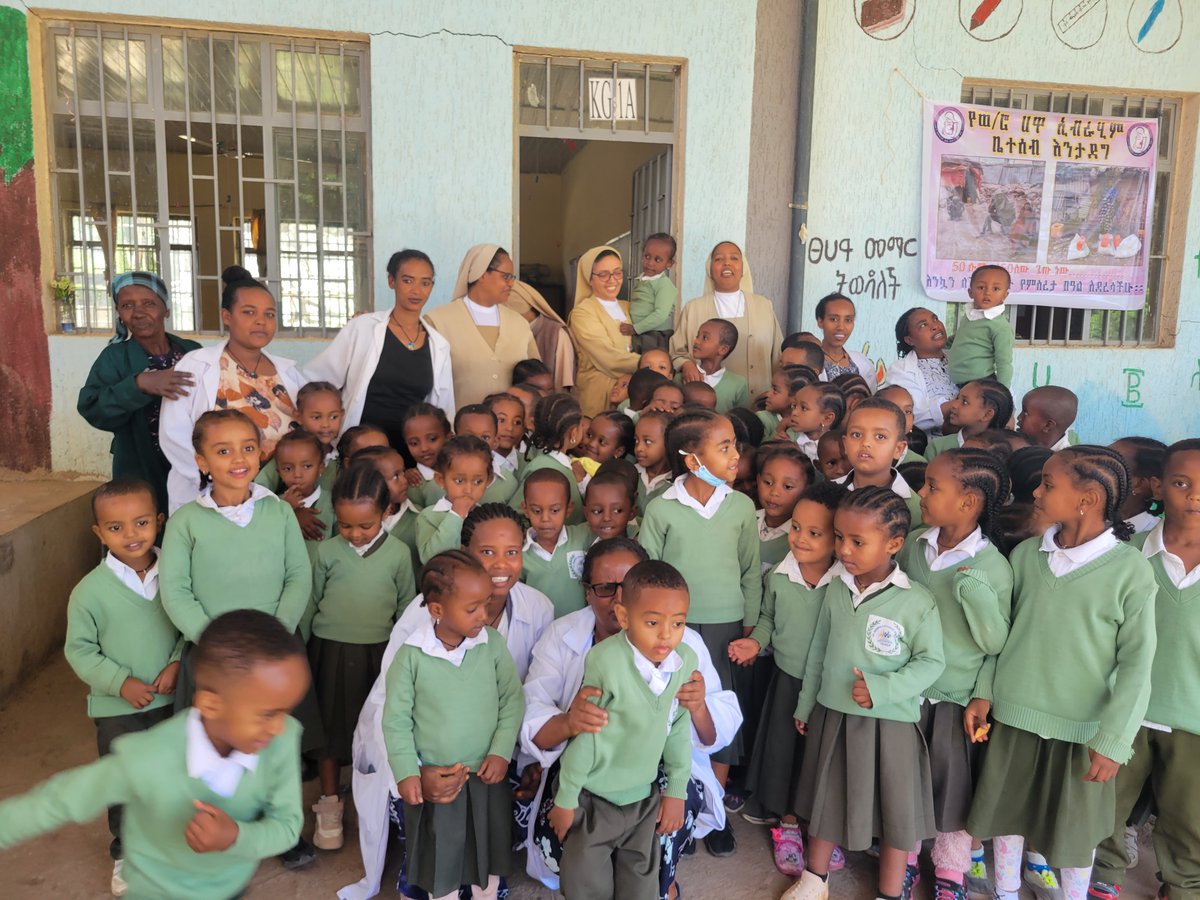 francesca_noi's tweet photo. Sr. Weini ha visitato la Regione Ethiopia dall'11 novembre al 2 dicembre 2023.

📓Articolo completo 👉​ https://t.co/k2lson5xLX https://t.co/XTAlHQCeix