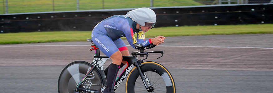 LOOK BACK: Simmonds recalls hat-trick of comp records.

IN the space of eight days <a href="/hayleyrsimmonds/">Hayley Simmonds</a> broke three competition records as she cemented her place in the Cycling Time Trials record books.

cyclingtimetrials.org.uk/articles/view/…