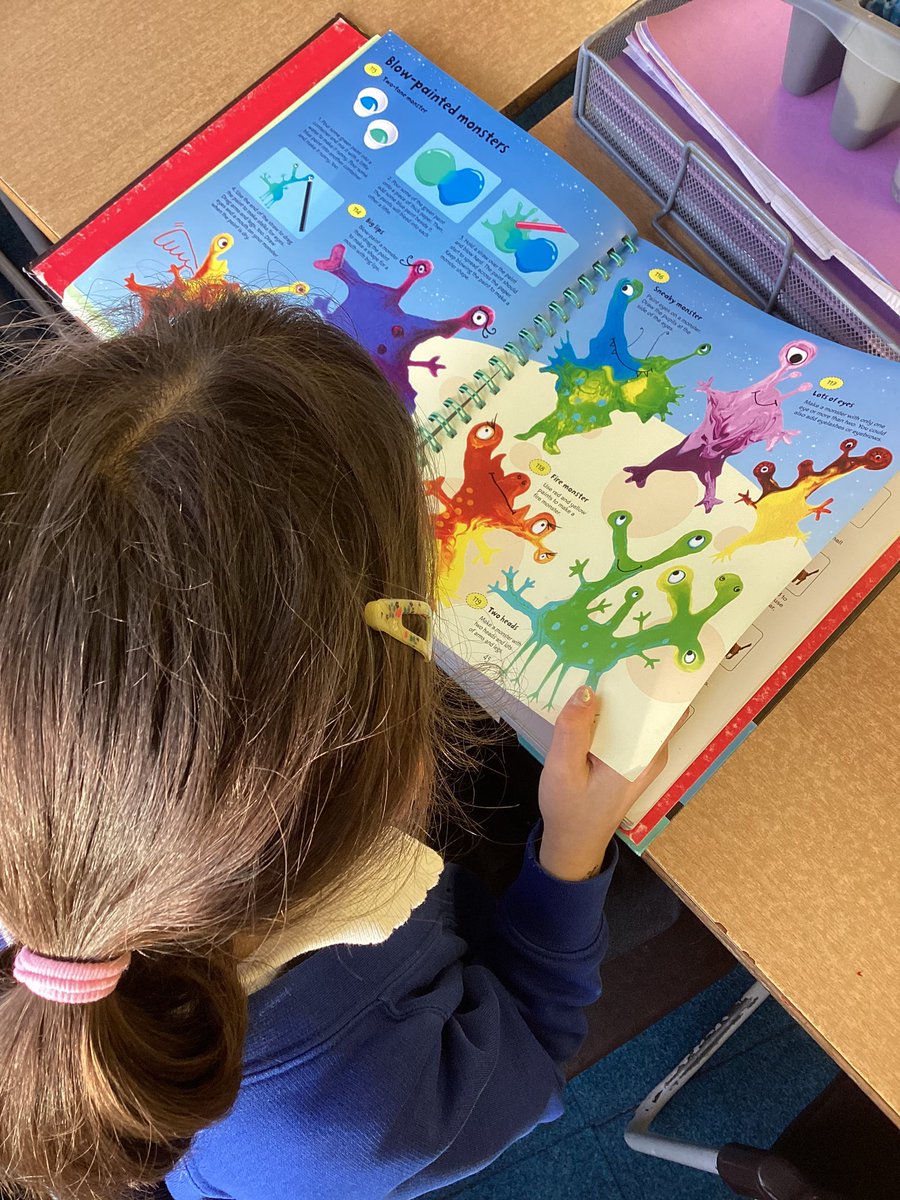 Egypt started their Friday by enjoying their new choice of book from the library #billingshurstreading