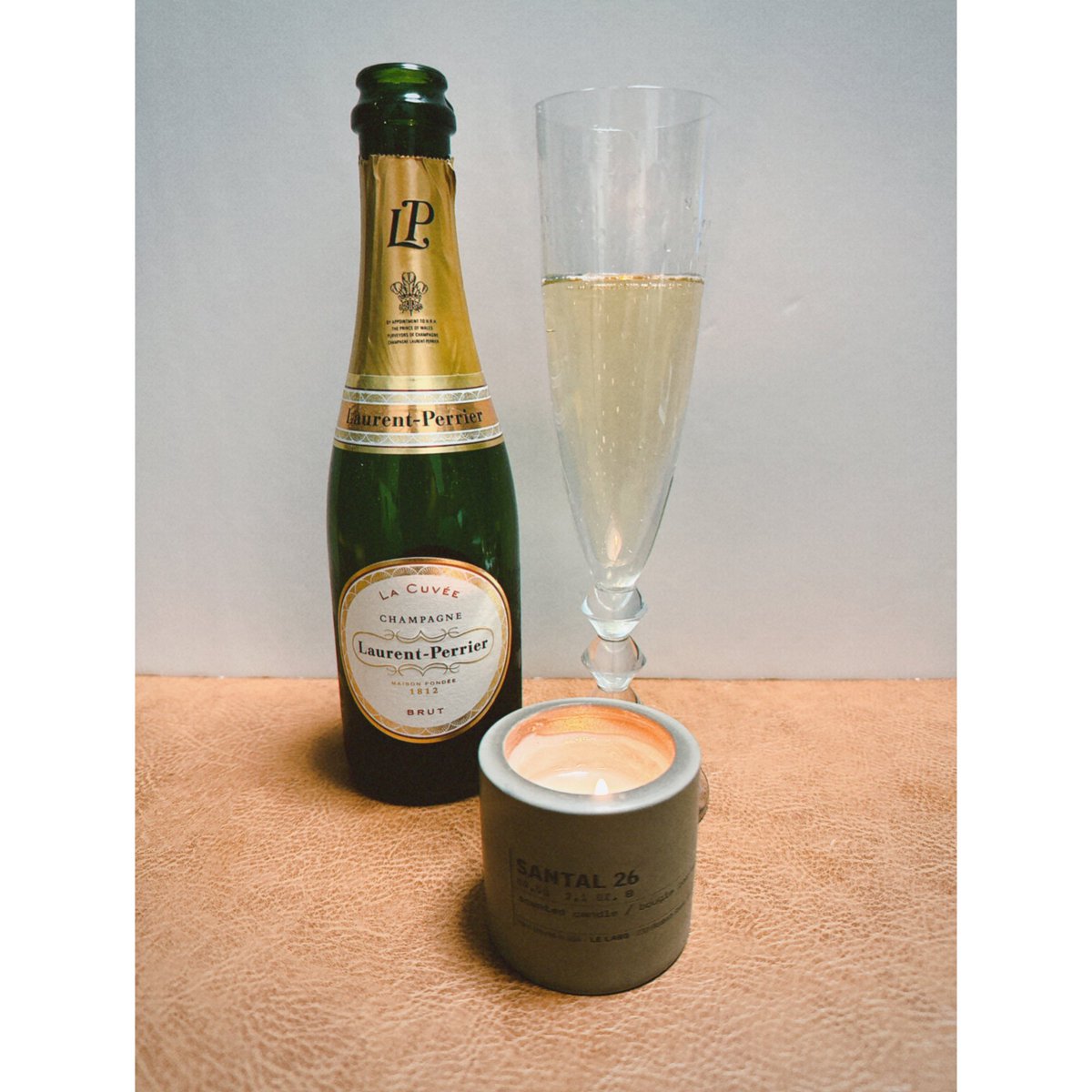 kenton_kendon's tweet image. 早く帰って来たからChampagne（Laurent Perrier“ローラン・ペリエ ラ キュベ”）を飲みながら、Le Laboのキャンドルを着けながら『エイリアン』鑑賞しています！
一人遊びがとっても上手になりました。
後でピクルス🥒も食べよう！

#Champagne
#LaurentPerrier
#ローランペリエラキュベ
#baccarat…