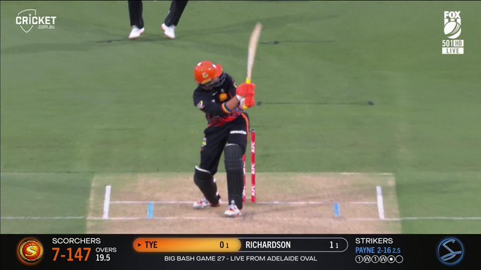 Just flick of the wrist... 📹 Credits: Twitter/BBL