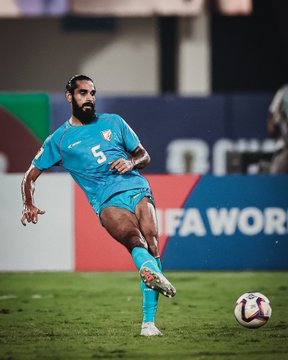 Sandesh Jhingan's interview on #InTheStands is pure gold! Kudos to @SuyashU for bringing out such engaging stories! 👏 #IndianFootball #ISL10