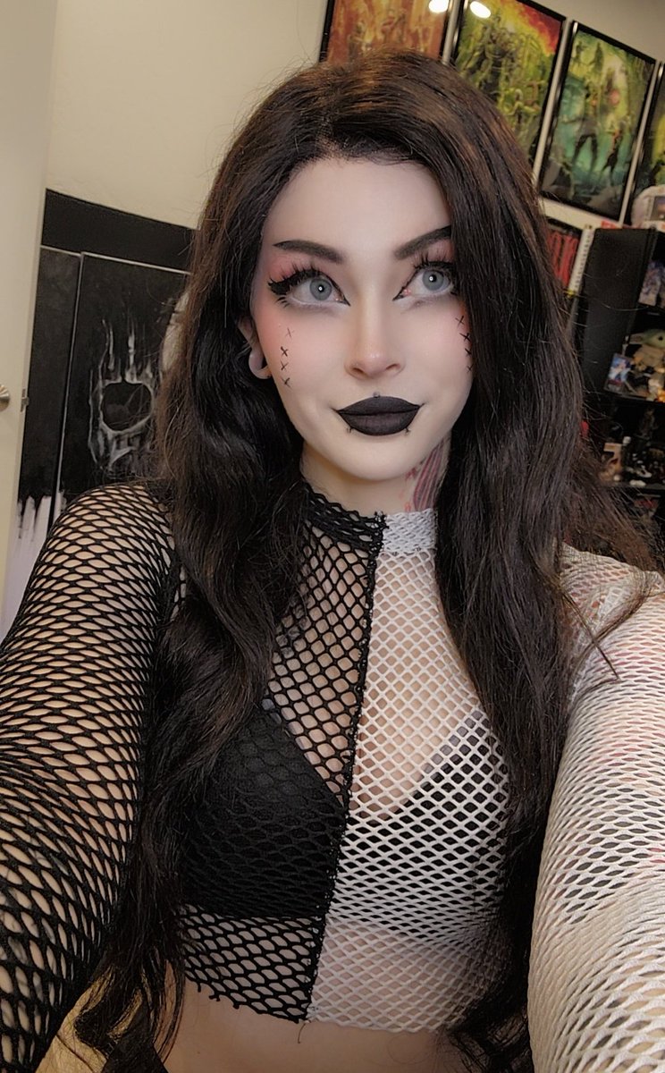 Spotty internet, will it stay? Come hang out! twitch.tv/kshipa