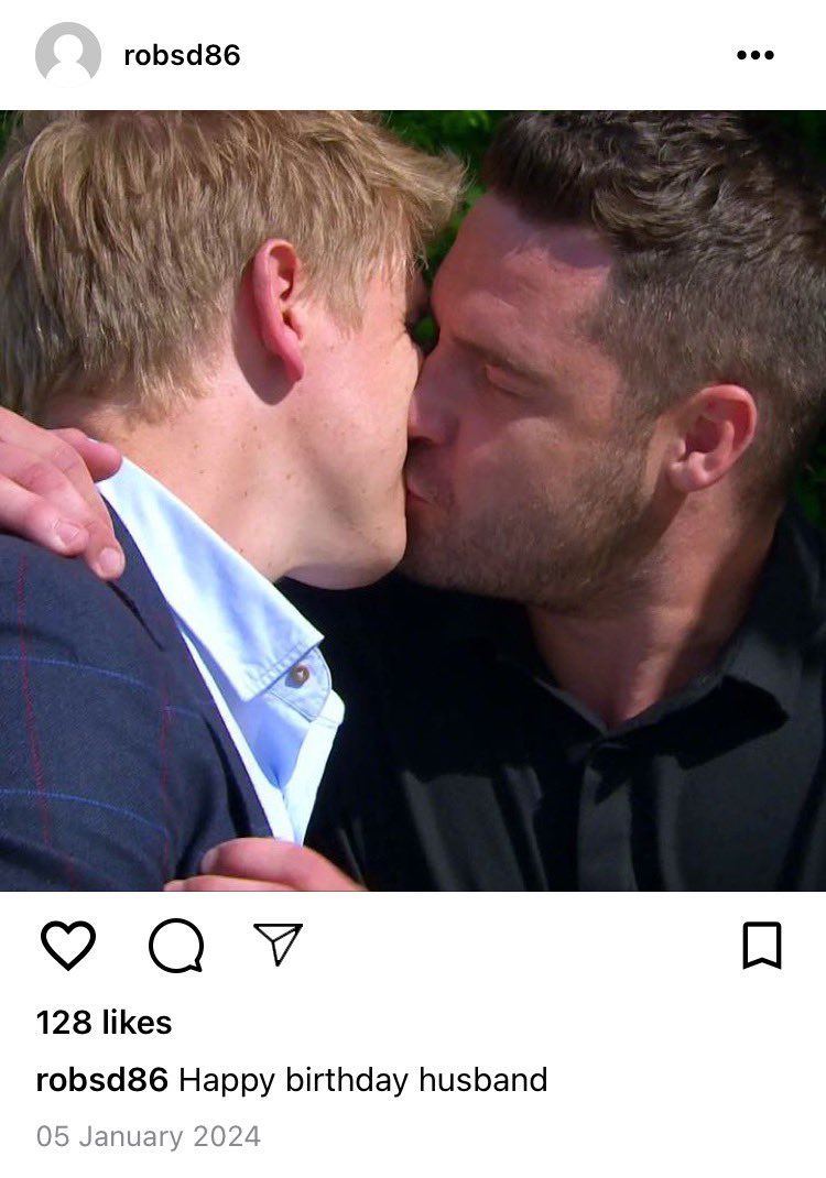 yorit1's tweet image. Happy 32nd birthday Aaron Dingle #robron #roblivion