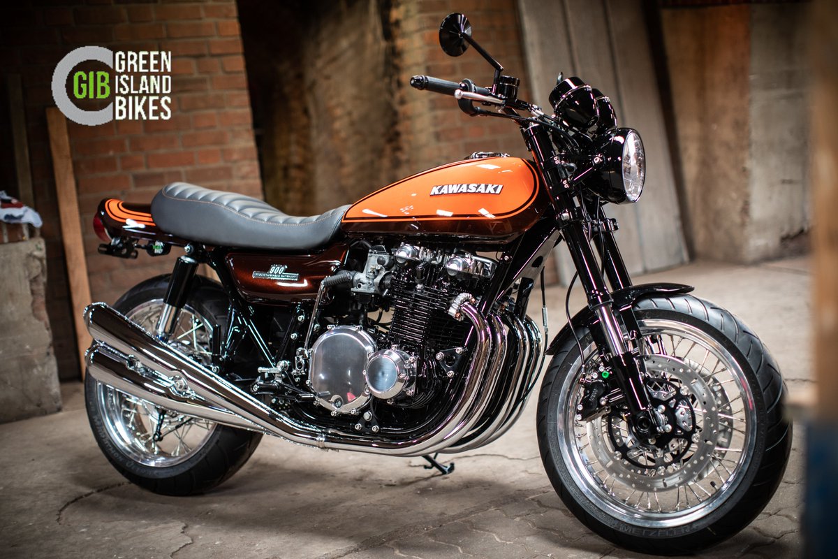 Was für eine Freude...ein weiterer internationaler Auftrag ist fertig.
Die GIB Kawasaki im 73er Z1 Style wird heute unseren Kunden aus Spanien übergeben.
green-island-bikes.de
green-island-bikes.com
Custombike Manufaktur für klassische Motorräder