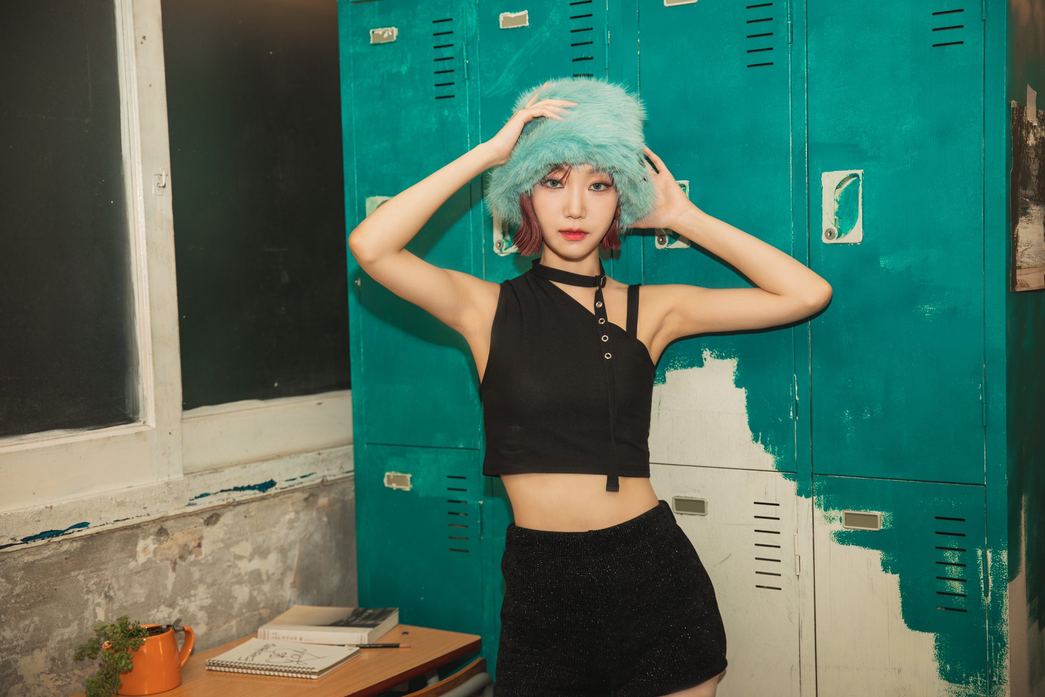 GDEkqvWakAAnfJQ?format=jpg&name=large