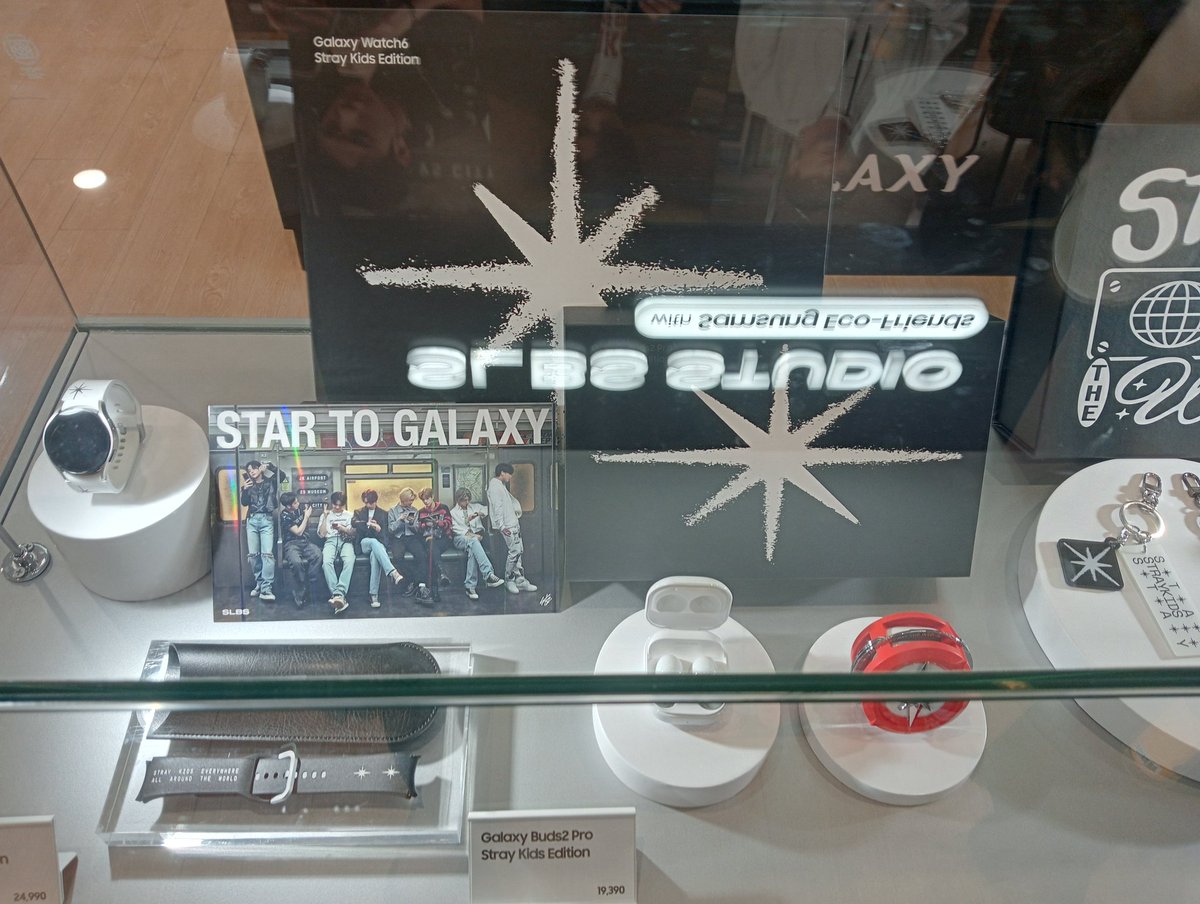 yujustala's tweet photo. FINALLY IT'S HERE
@SamsungPH
@slbsstudio #SLBS #StrayKids #SamsungPH #SLBSSTUDIOinManila #STARtoGALAXY #STARtoGALAXYinManila https://t.co/Rgm2EM0Jhr
