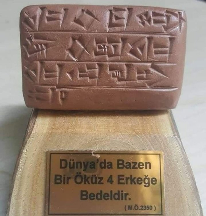 TuhafAmaGercek's tweet photo. Sümerler döneminde yazılmış bir tablet. (M.Ö. 2350) https://t.co/aZD7l3Otg3