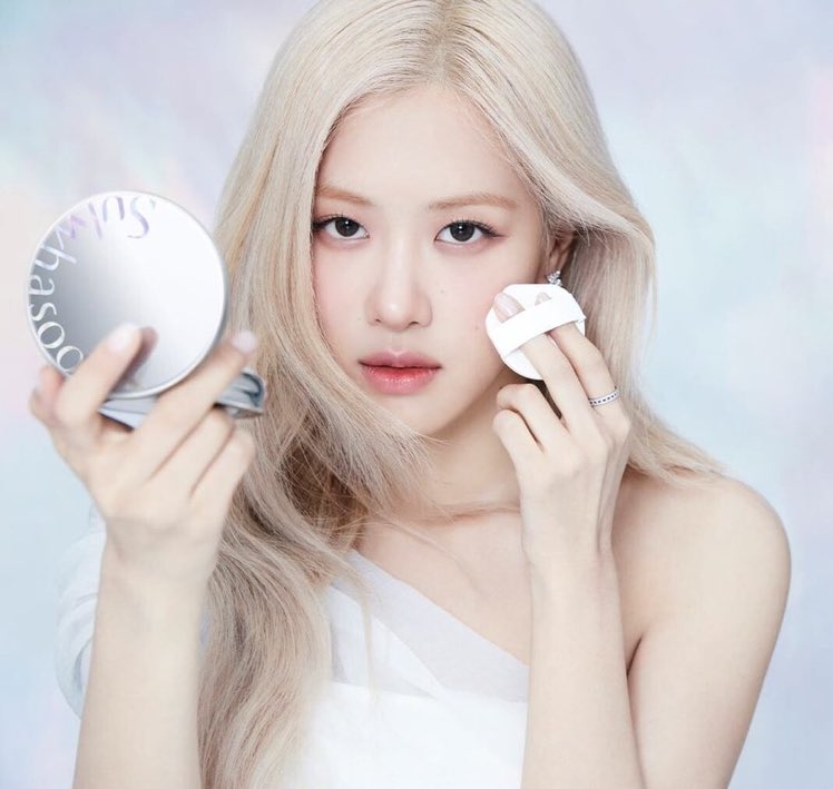 rosedailyupdate's tweet photo. #ROSÉ for Sulwhasoo Perfecting Cushion and Perfecting Cushion Airy. 

 #로제 #ROSÉxSULWHASOO 1.5.24 https://t.co/96aGmRjVAs
